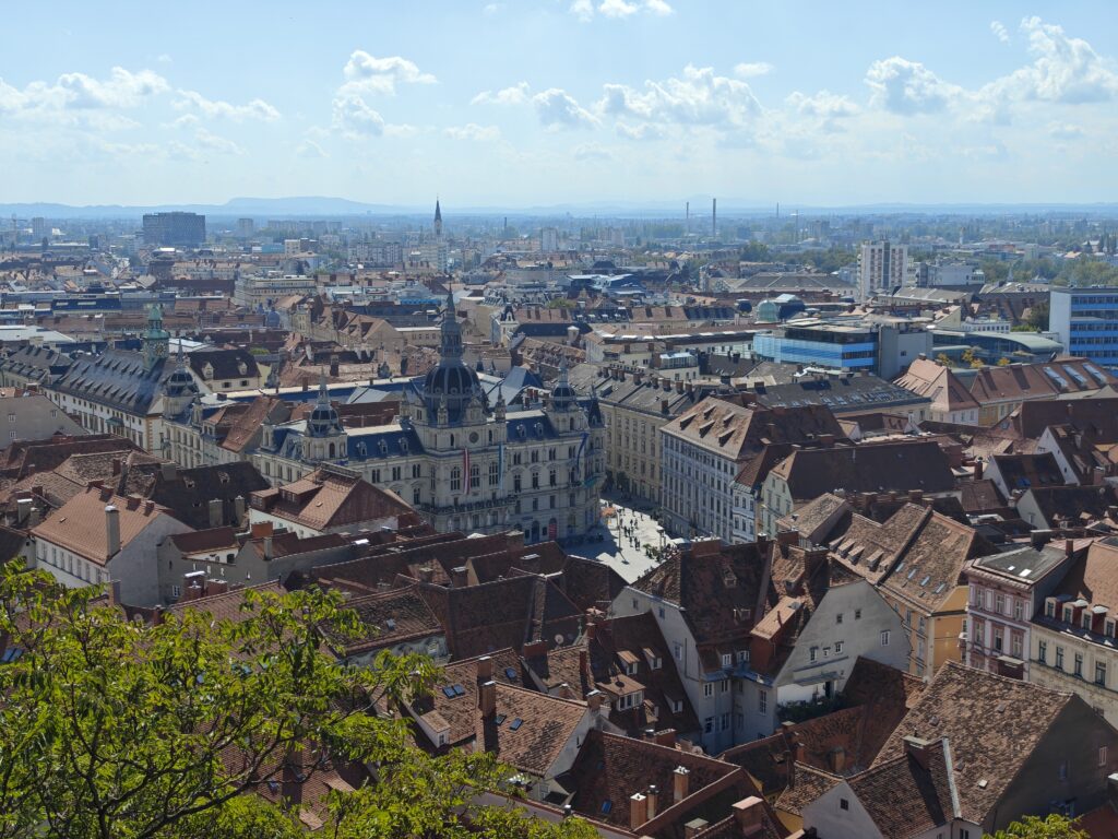 Blick auf die Altstadt Graz vom Schlossberg