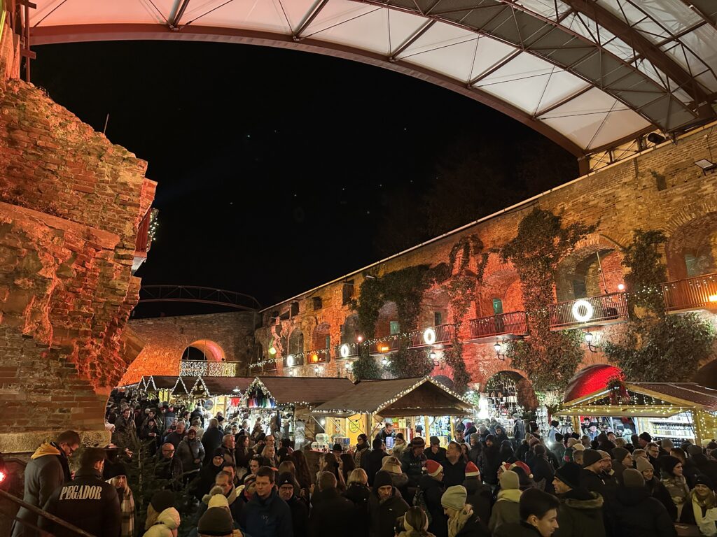 Der Weihnachtsmarkt in den Schlossbergkasematten