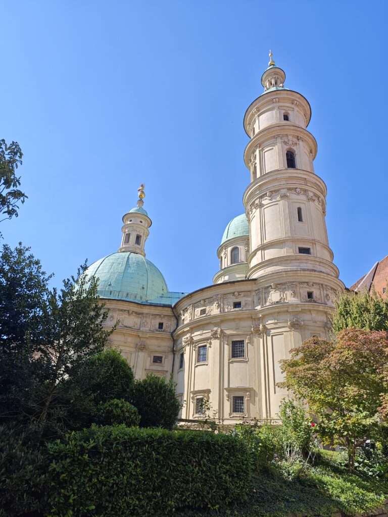 Der Grazer Dom von außen