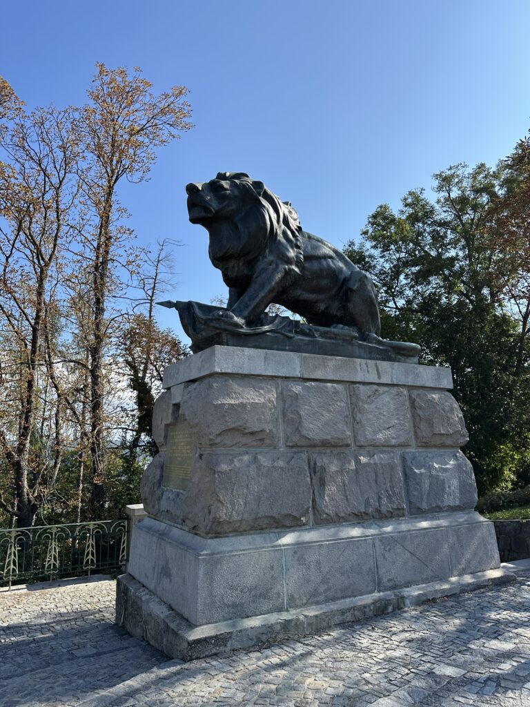 Das Denkmal Hackher-Löwe