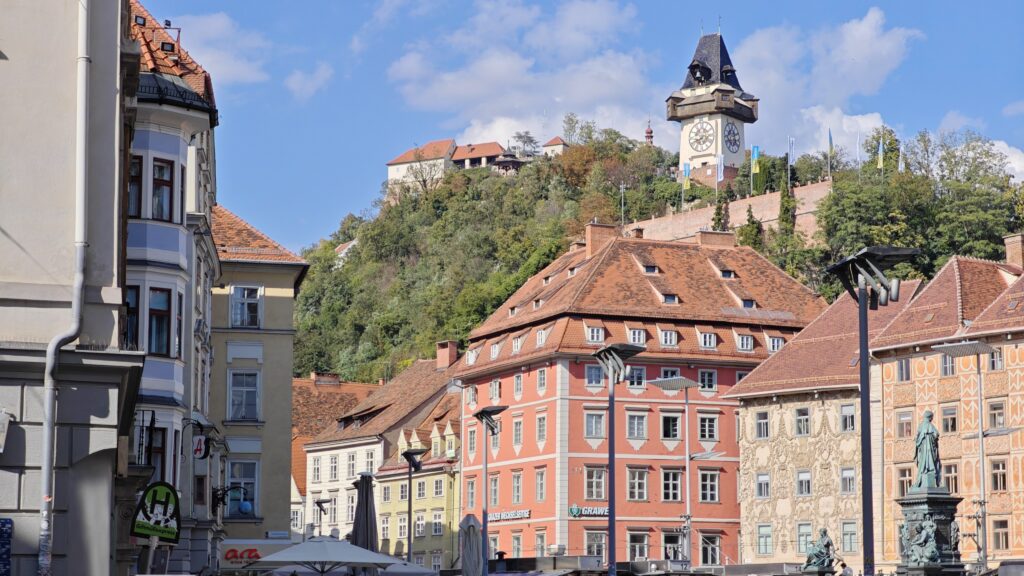 Blick von der Altstadt auf den Schlossberg Graz